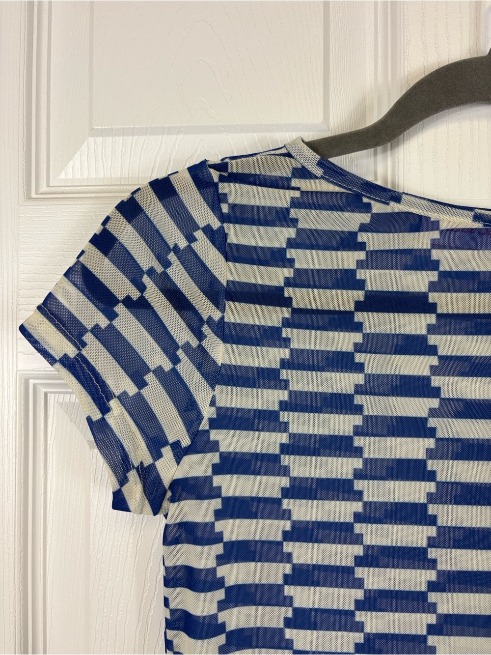 Lisa says Gah blue and white sheer mesh crop top sz sm - Picture 2 of 5